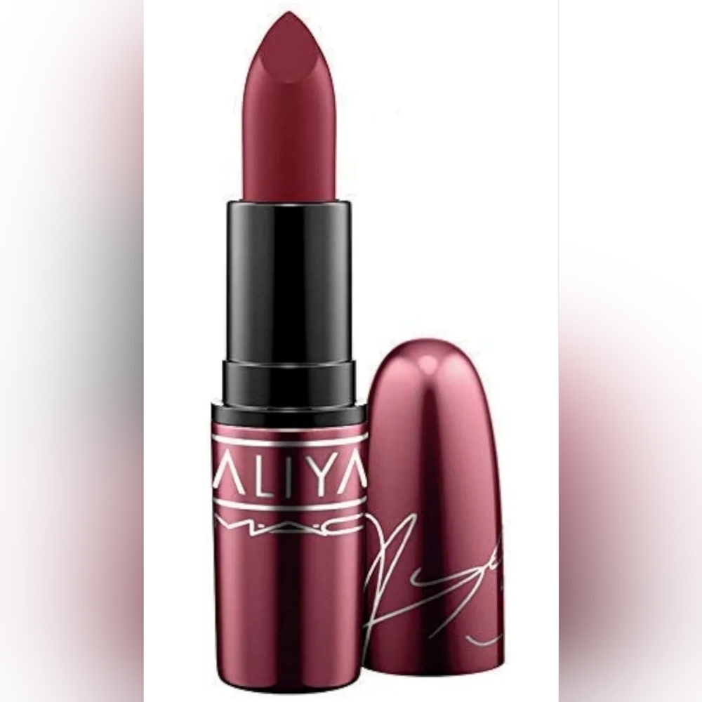 MAC Aaliyah Lipstick" More Than a Woman - Cool deep red" LIMITED EDITION
